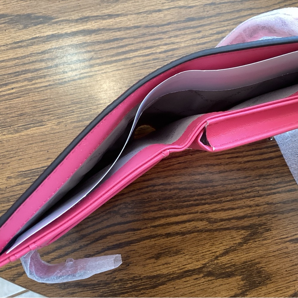 Micheal Kors Jet Set Large Ombré Wristlet in Hibiscus 🌺 NWT - Picture 6 of 6